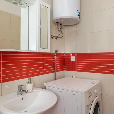 Franka - One Bedroom With Terrace And Garden View A2 1 Apartment